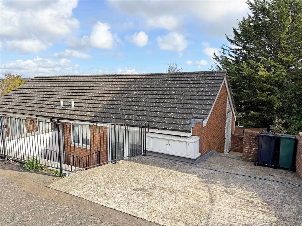 Property photo 1 of 10 8Lrmaina.Jpg