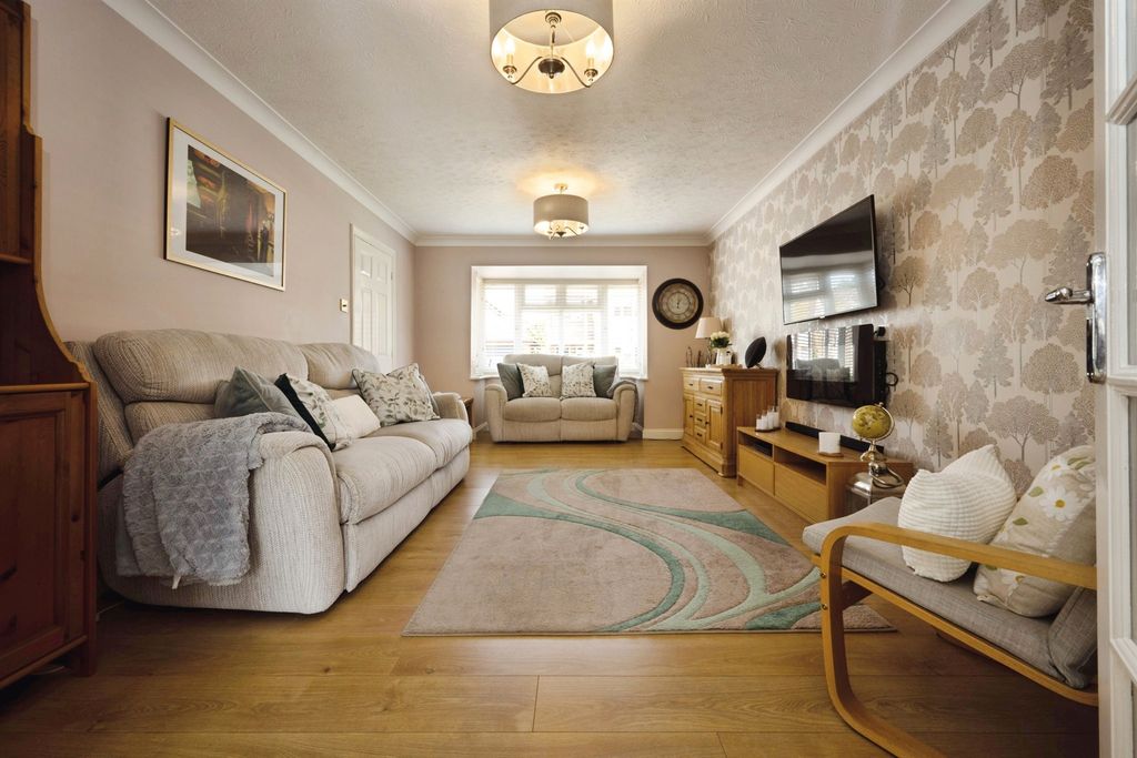 Property photo 3 of 18