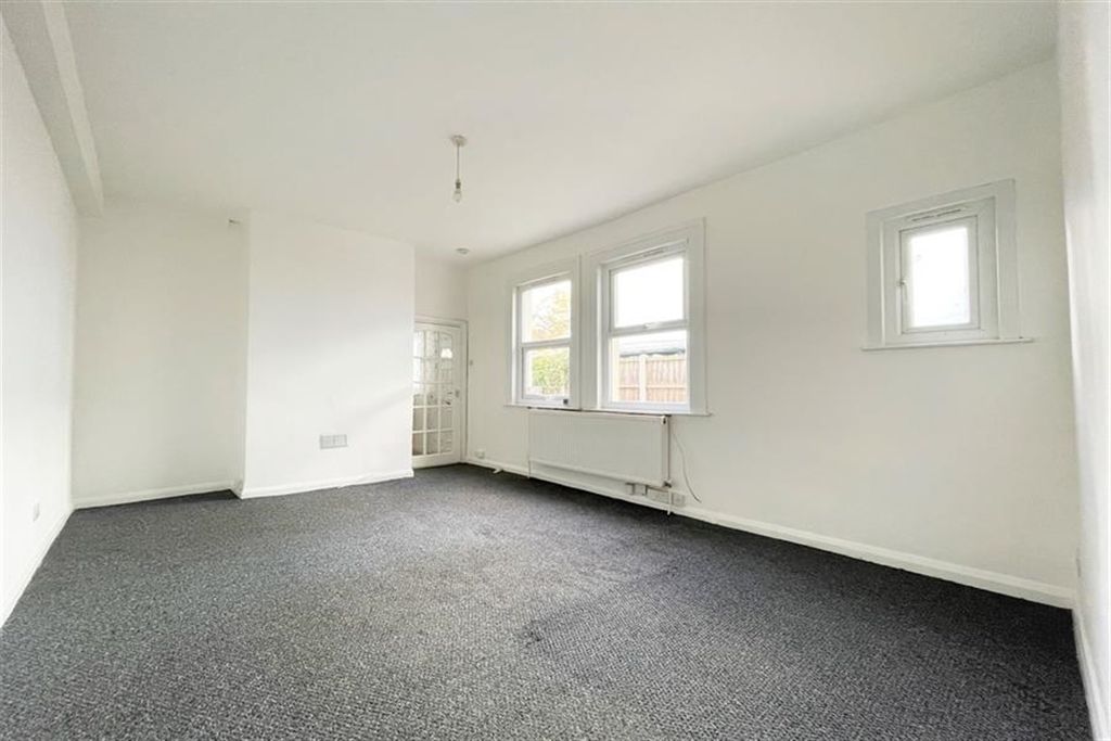 Property photo 1 of 4 (Main)