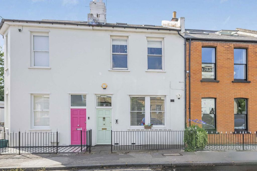 Property photo 1 of 6