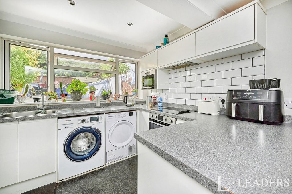 Property photo 1 of 18 Pbox-Img.Jpg