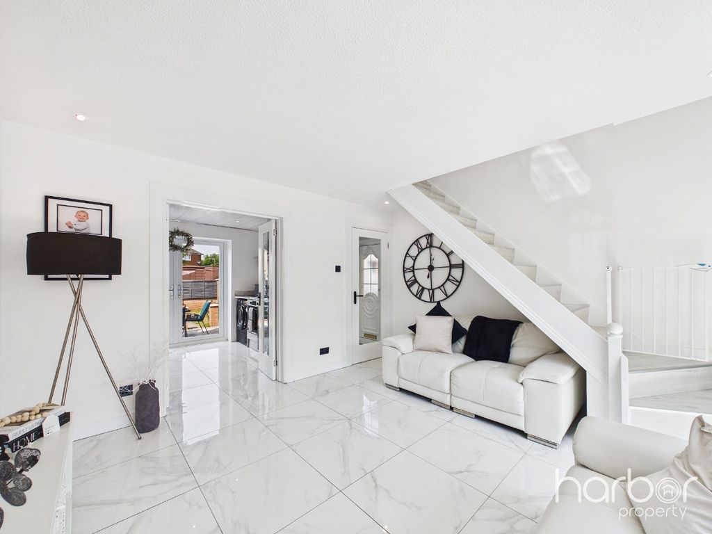 Property photo 3 of 17 5157874
