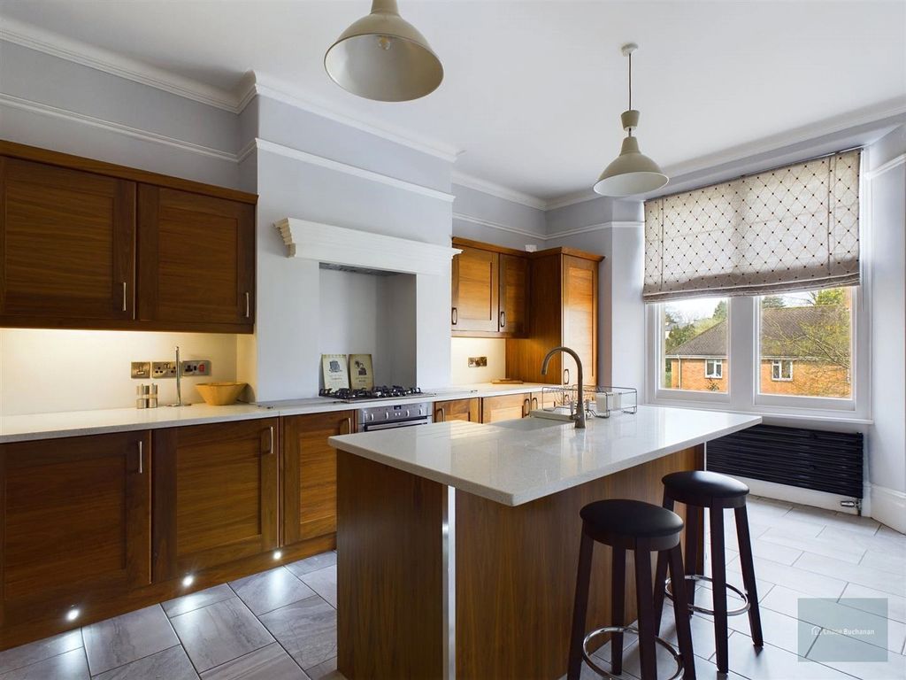 Property photo 2 of 10 Kitchen
