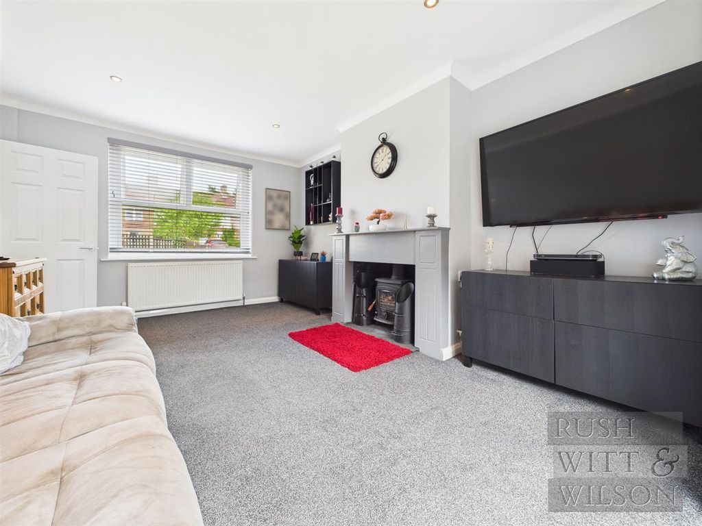 Property photo 3 of 31