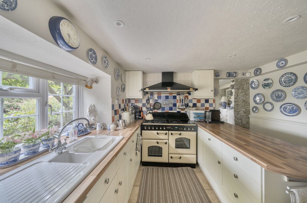 Property photo 3 of 21 1355890-21-68cc45...