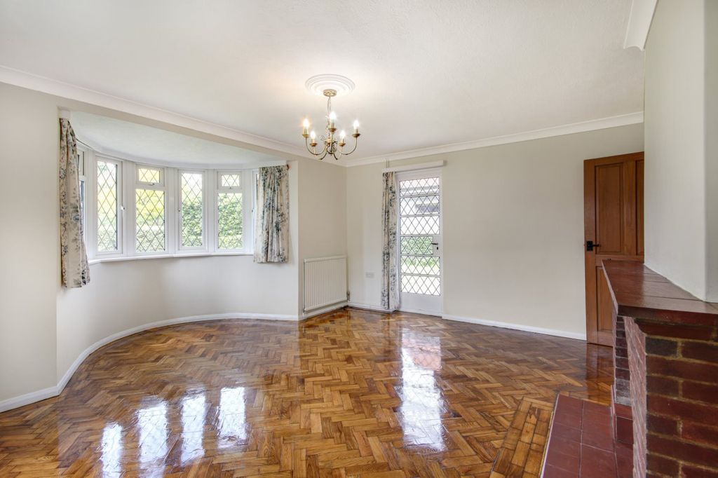 Property photo 2 of 12 Gallery