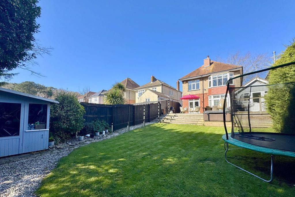 Property photo 3 of 31