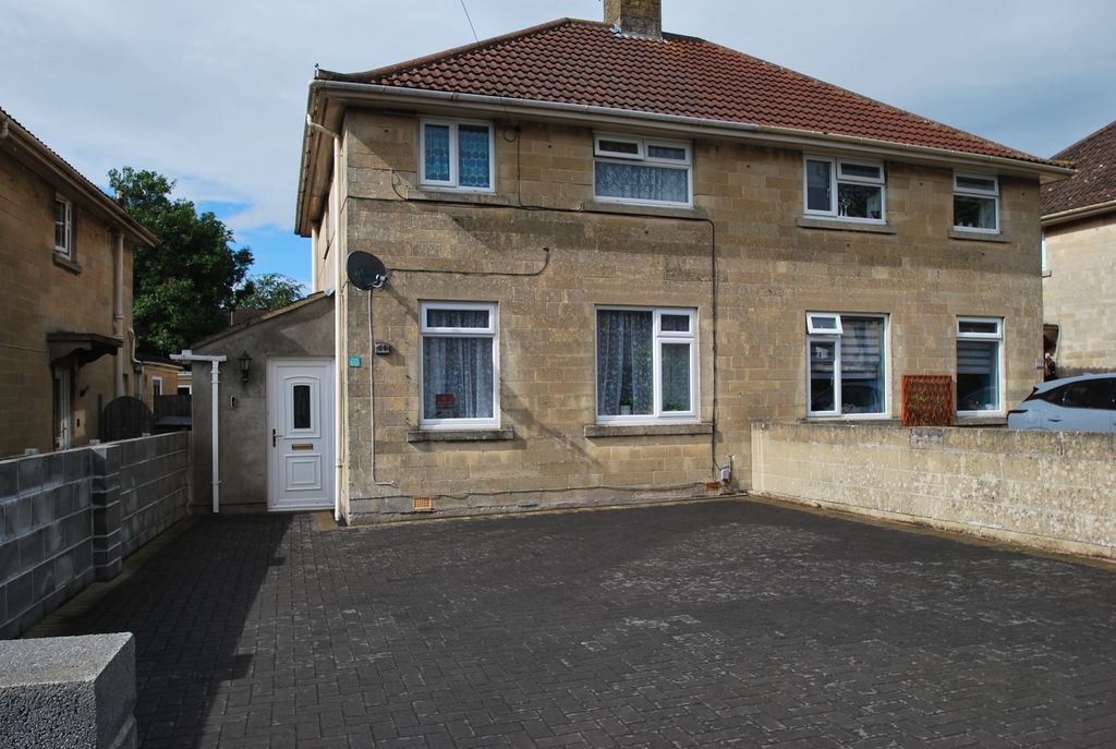 Property photo 1 of 7 Front