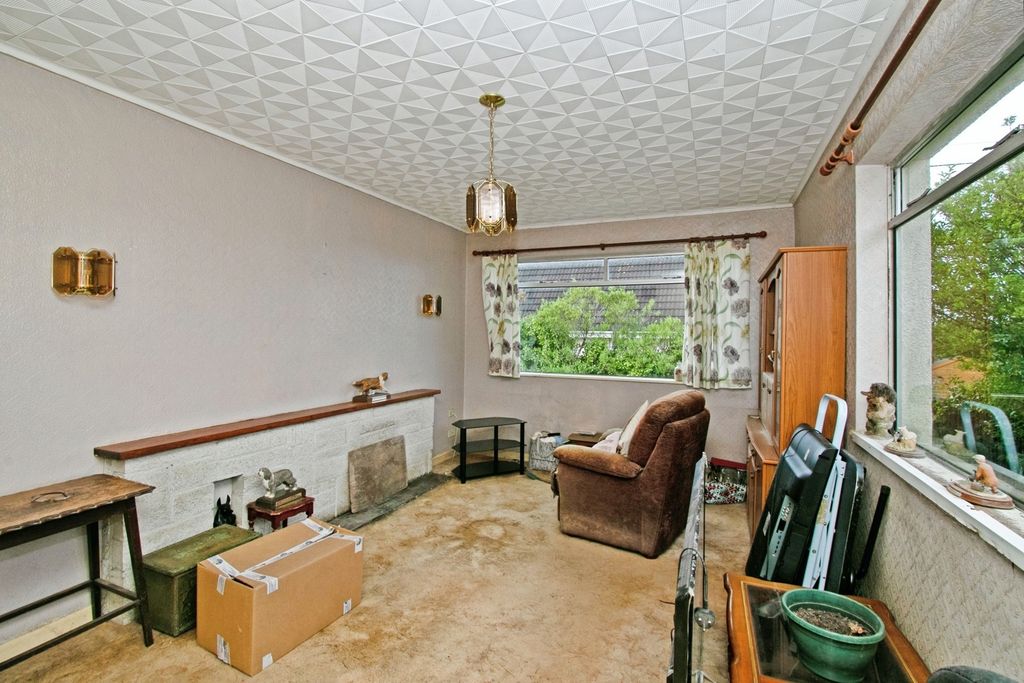 Property photo 2 of 12 Lounge