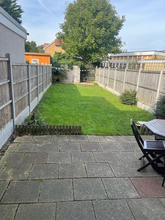 Property photo 2 of 11 Garden