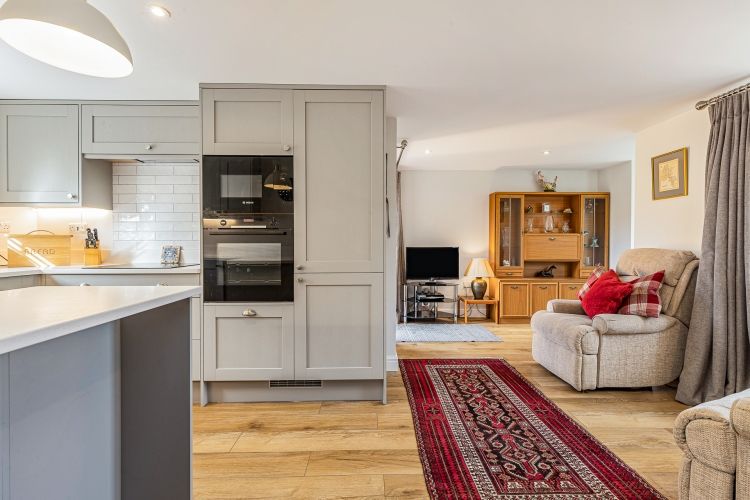 Property photo 3 of 10 303874