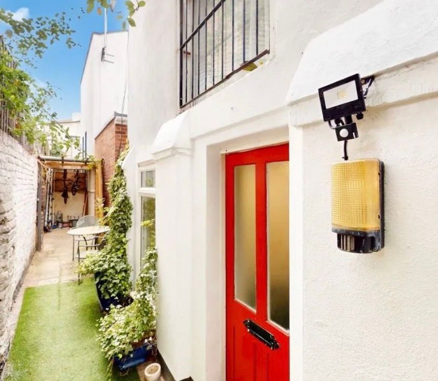 Property photo 1 of 10