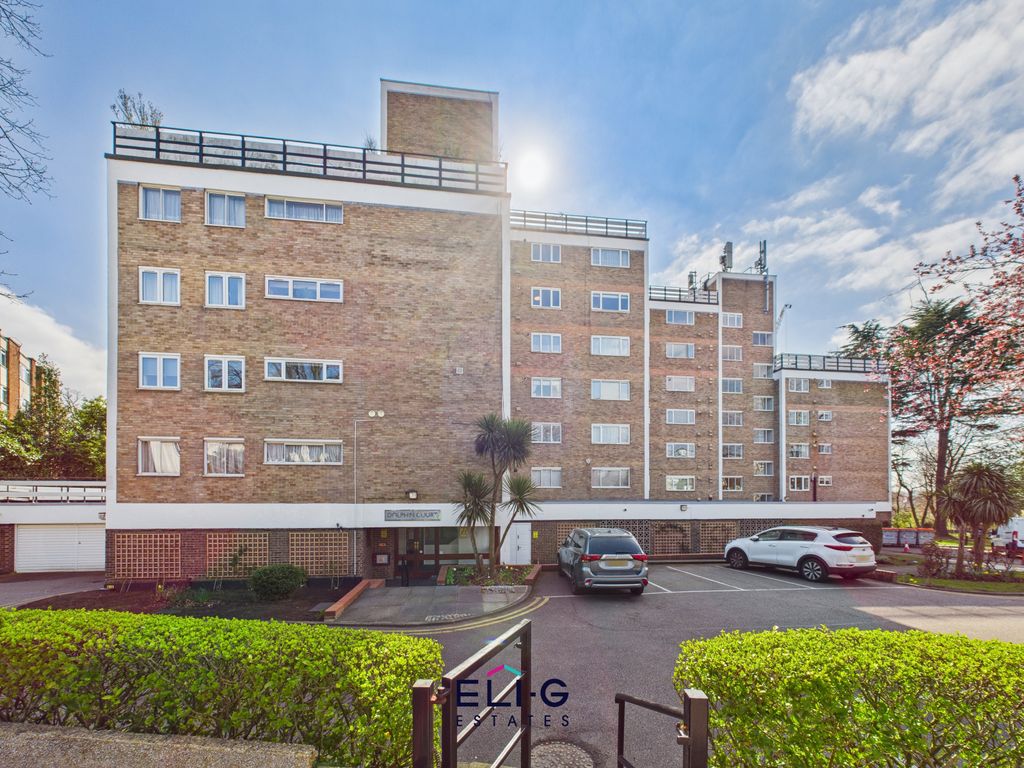 Property photo 1 of 15 3 Bed Flat For Sale Dolphin Court, Woodlands, London Nw11