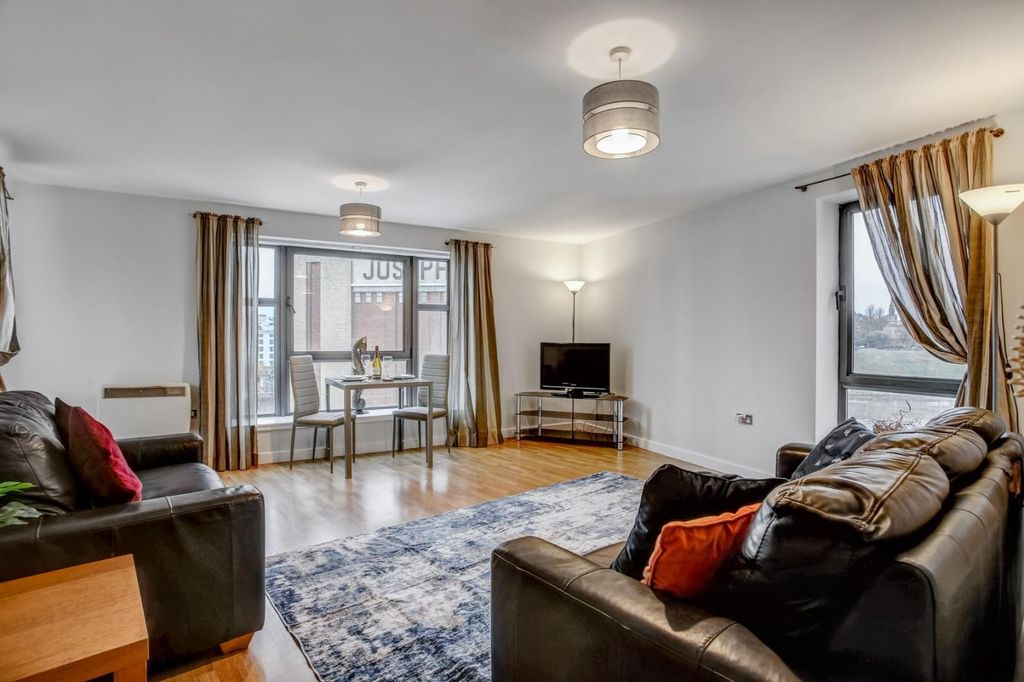 Property photo 1 of 31 20251119035717_165A8605_6_7_X8Vah (1).Jpg