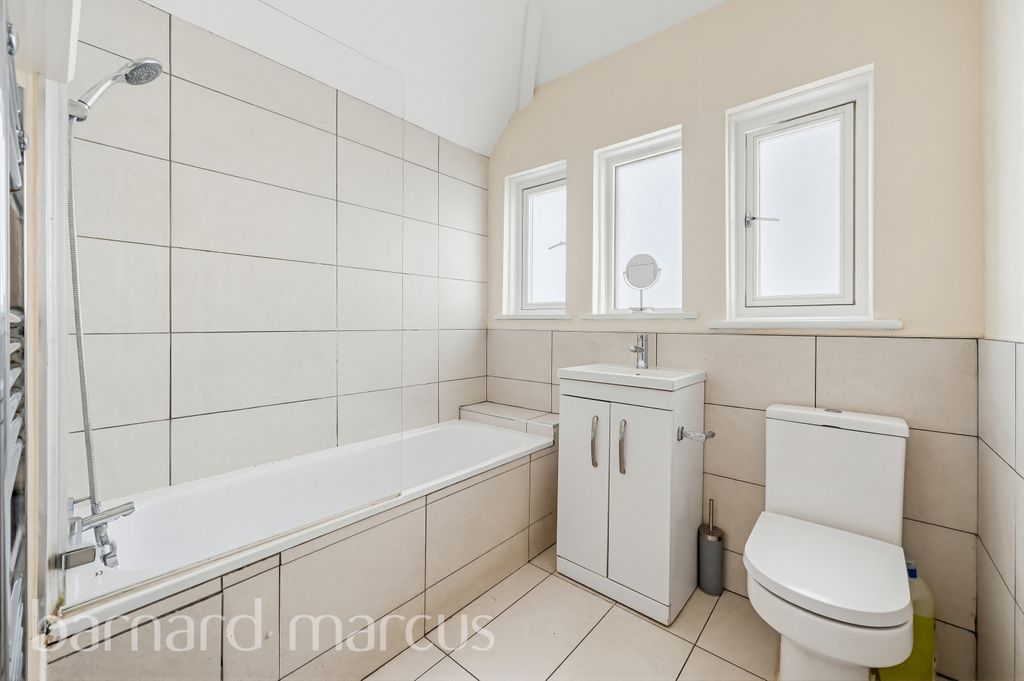 Property photo 3 of 10 Image