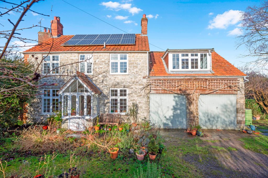 Property photo 1 of 24