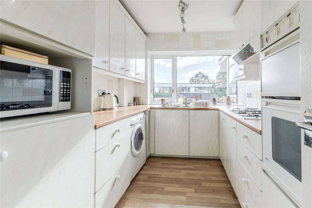 Property photo 3 of 12 Picture No. 17