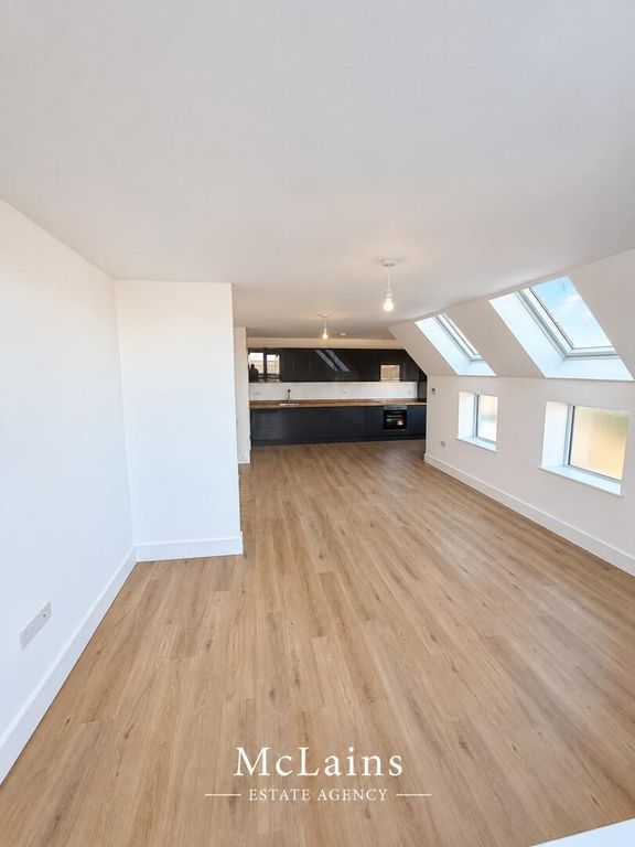 Property photo 2 of 6 Loft
