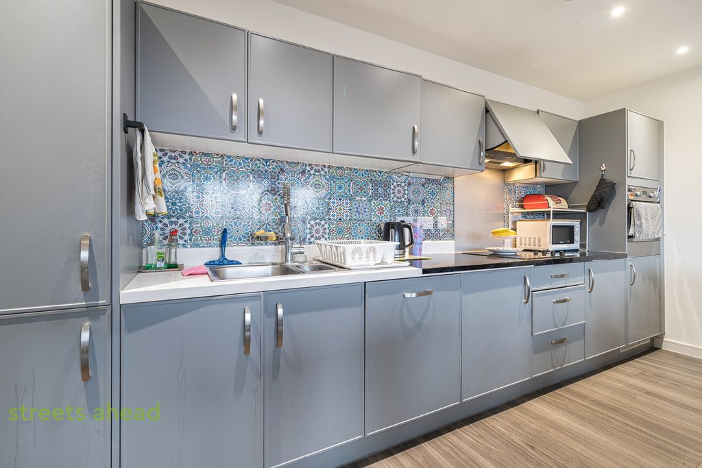 Property photo 3 of 15 84dab036-Dcbd-431...