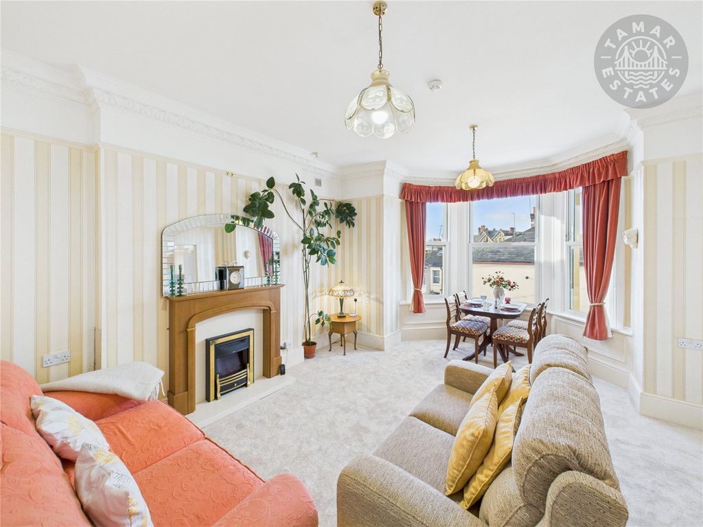 Property photo 2 of 13 Lounge/Dining Room