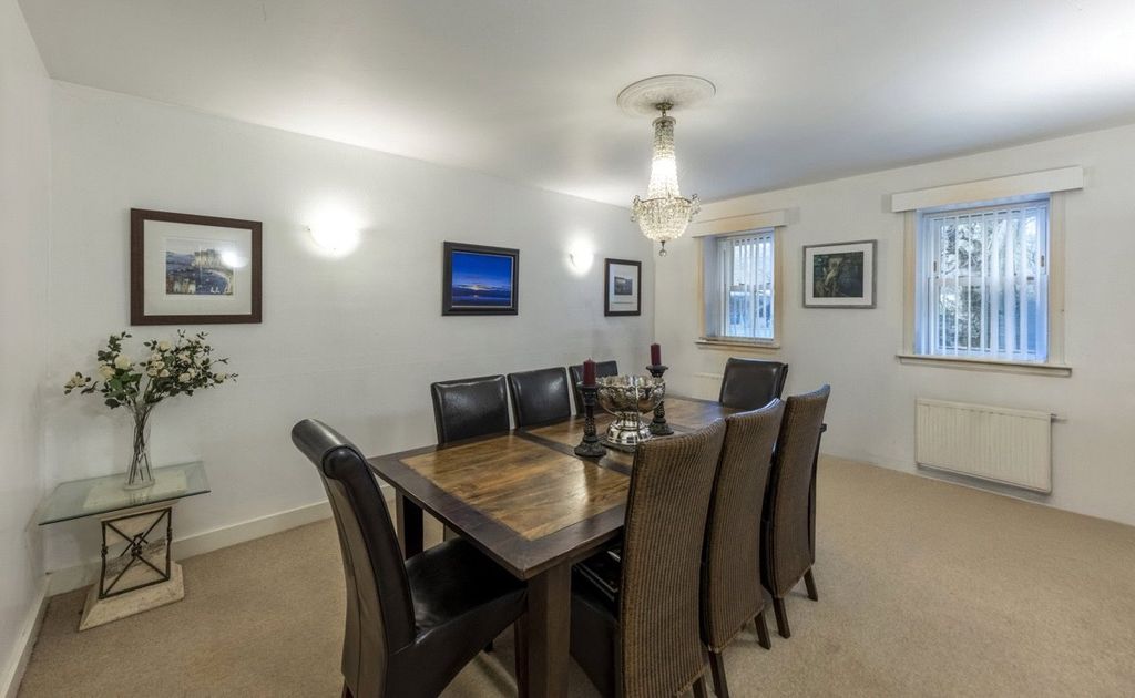 Property photo 3 of 11 Dining Room