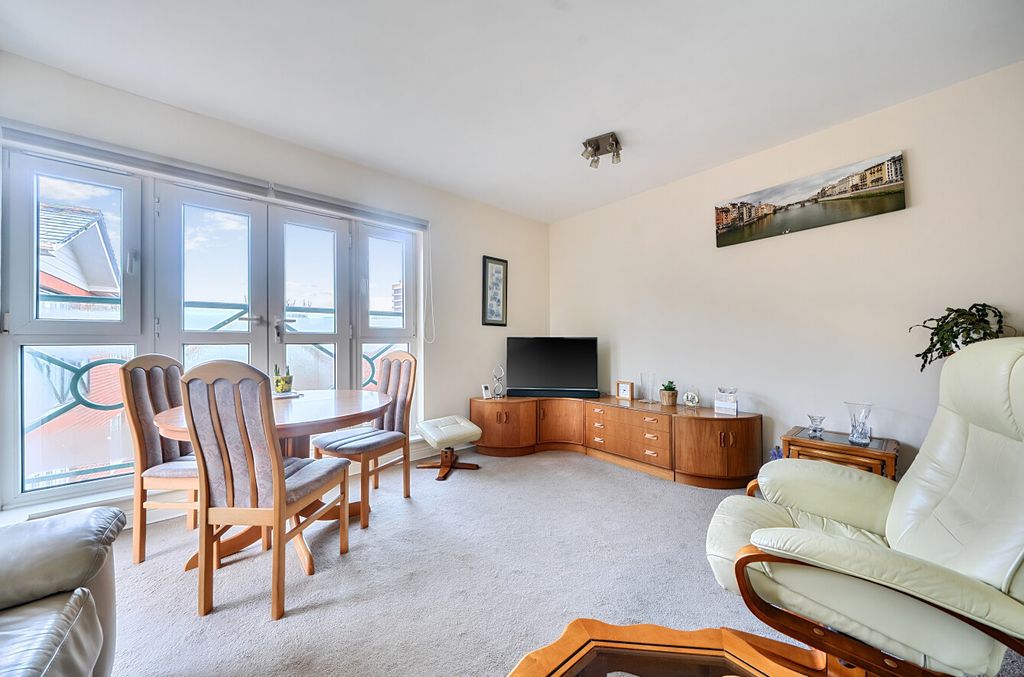 Property photo 2 of 8 1400825-9-696A0d0...