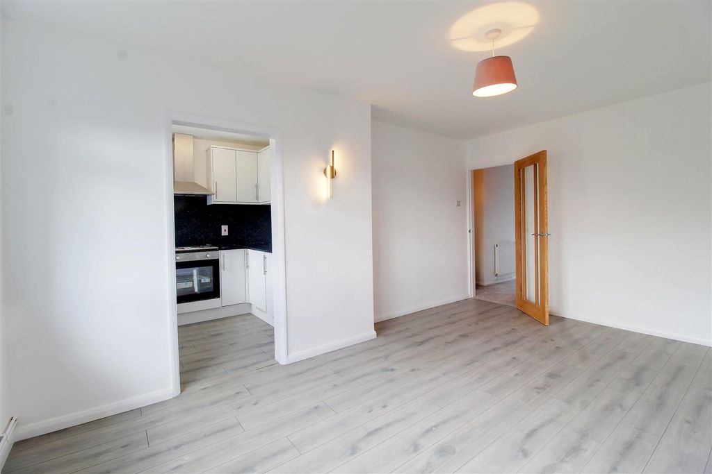 Additional image 11 of 2 bed maisonette for saleStation Close, Brookmans Park AL9