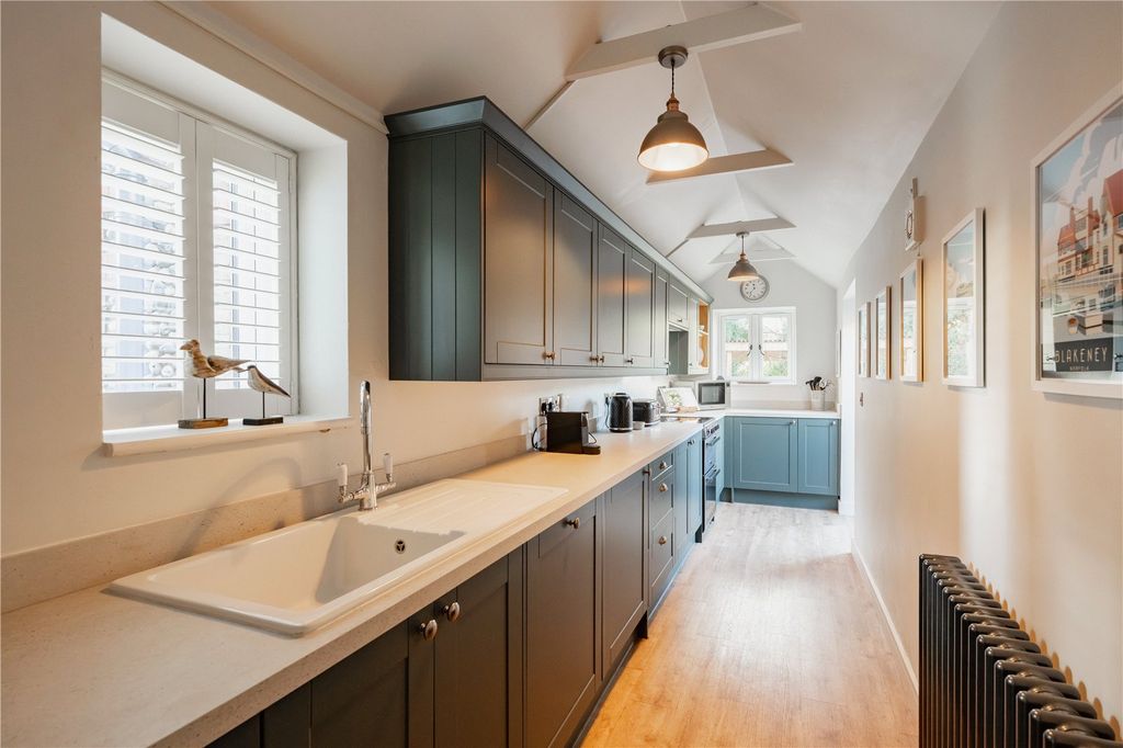 Property photo 3 of 14 Kitchen