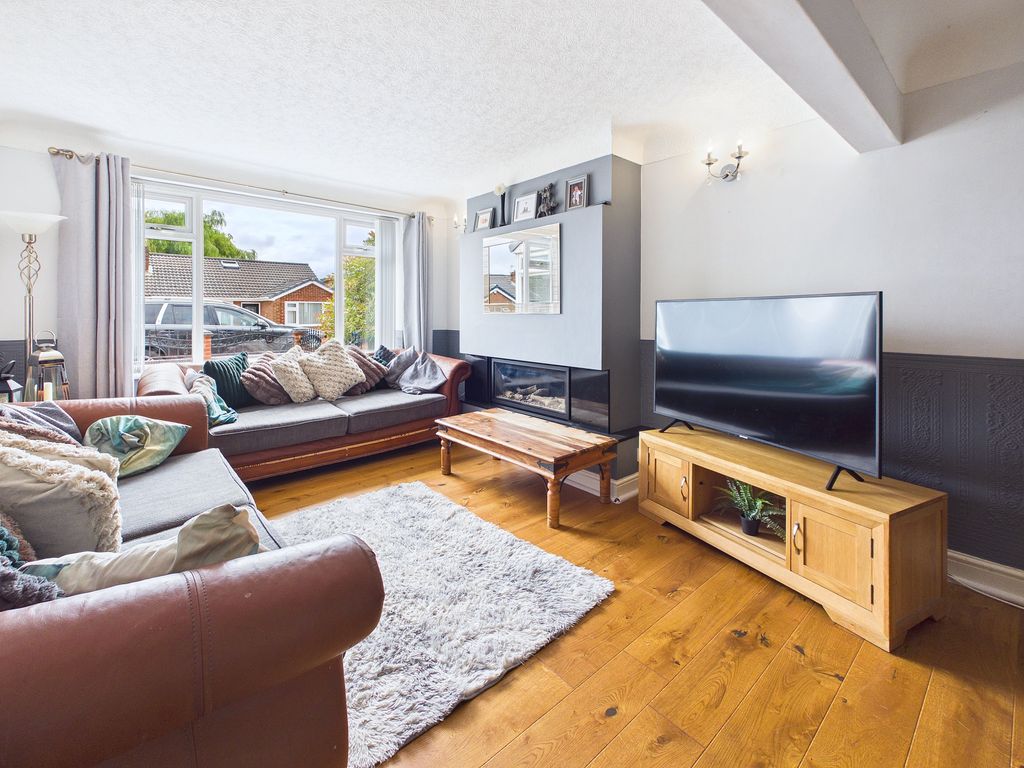 Property photo 2 of 31