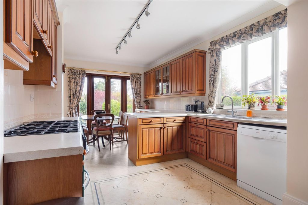 Property photo 3 of 34 Untitled (29 Of 36).Jpg