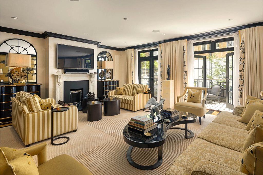 Property photo 1 of 11 Reception Room