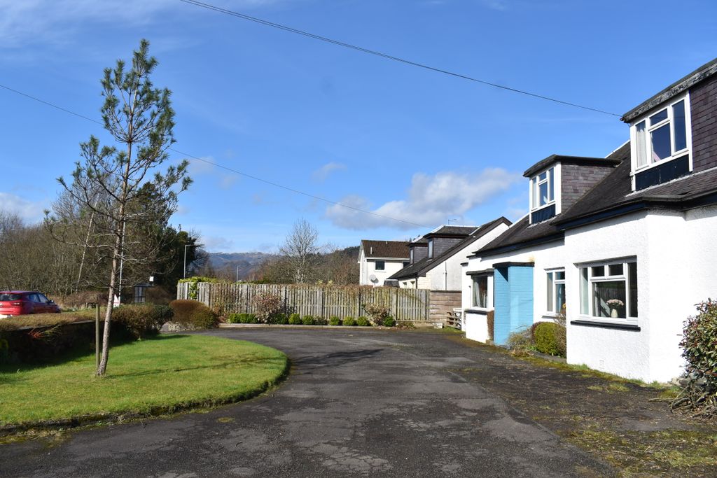 Property photo 2 of 30