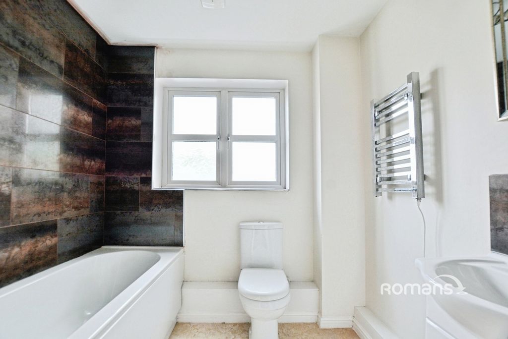 Property photo 3 of 9 Pbox-Img.Jpg
