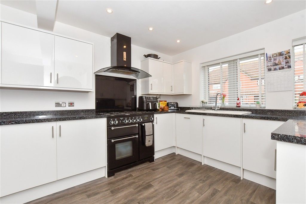 Property photo 3 of 12 Kitchen/ Diner