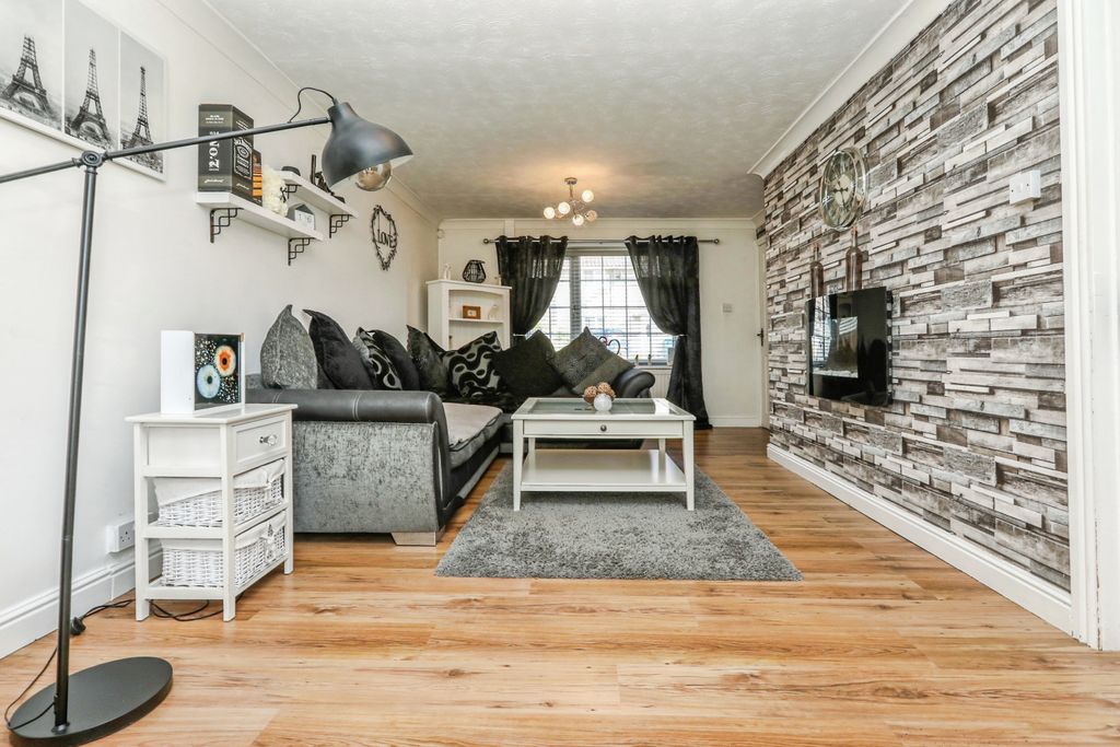 Property photo 3 of 15