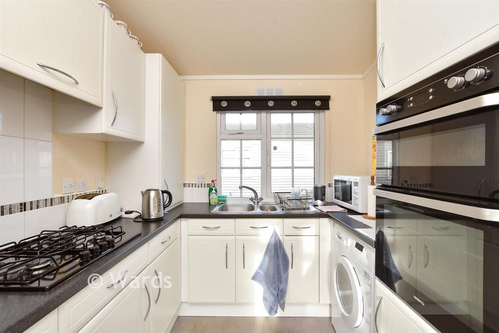 Property photo 2 of 8 Kitchen