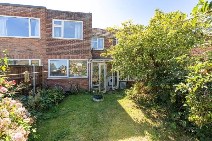Property photo 2 of 25
