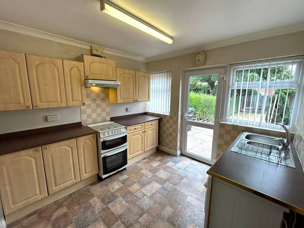 Property photo 3 of 12 Picture No. 02