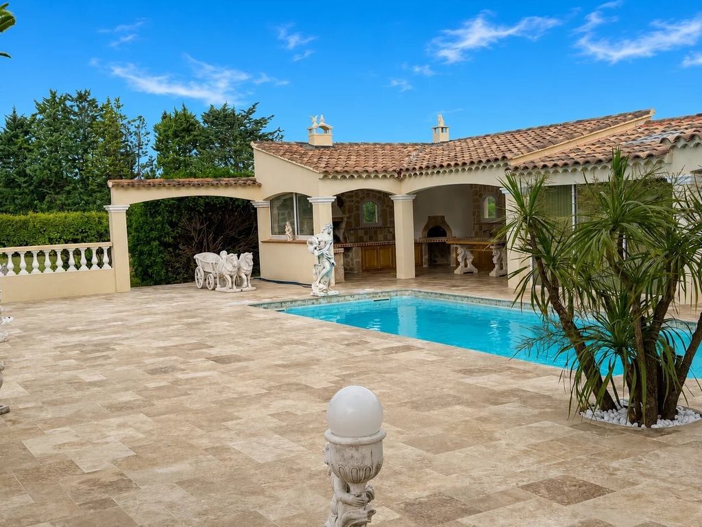 Property photo 1 of 18 Le Luc – Property With Swimming Pool, 75 m² Annex And 9,532 m² Flat Plot
