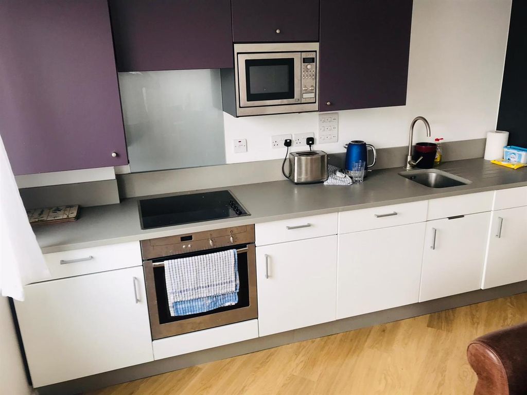 Property photo 3 of 5 Kitchen