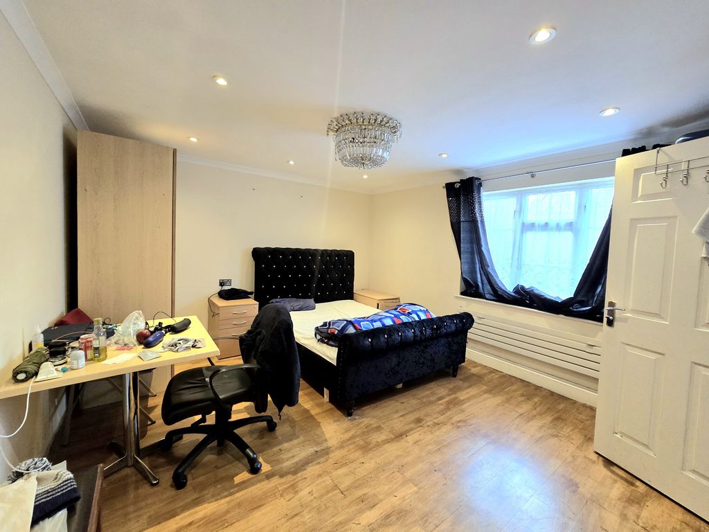 Additional image 26 of 7 bed detached house for saleGreat West Road, Hounslow, Greater London TW5