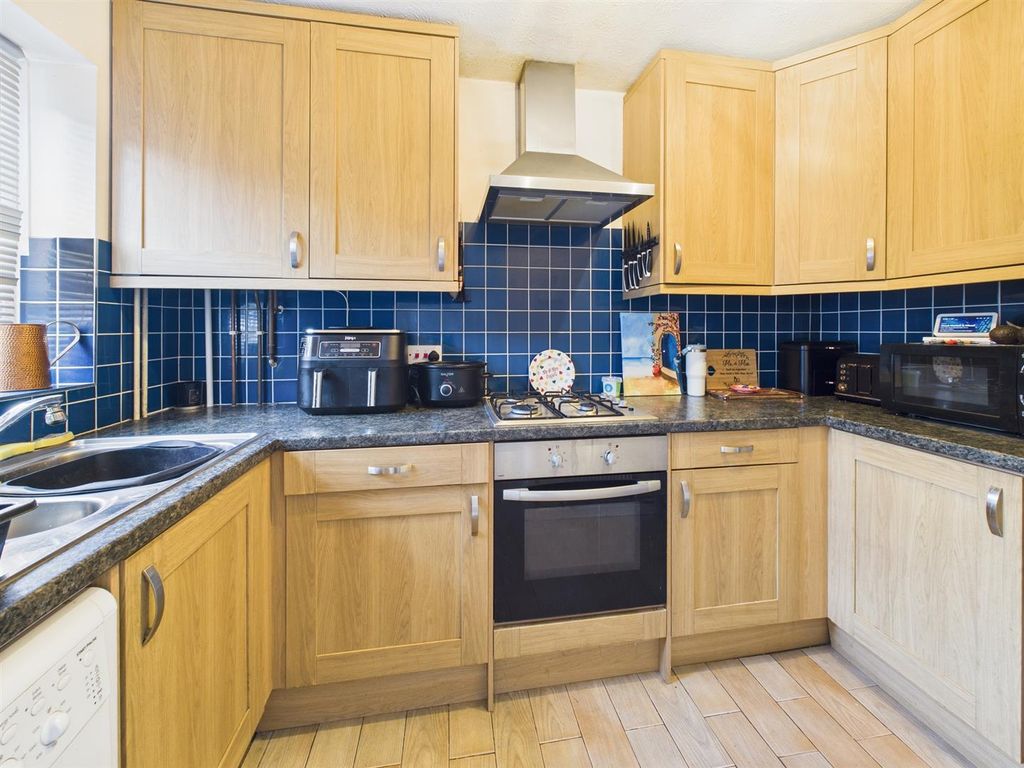 Property photo 3 of 9 Cam04907G0-Pr0303-Still007.Jpg