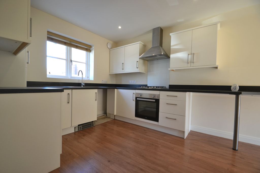 Property photo 2 of 17 Kitchen