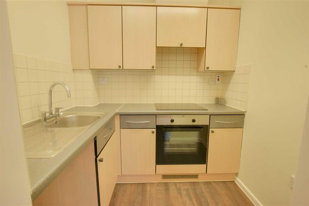 Property photo 3 of 6