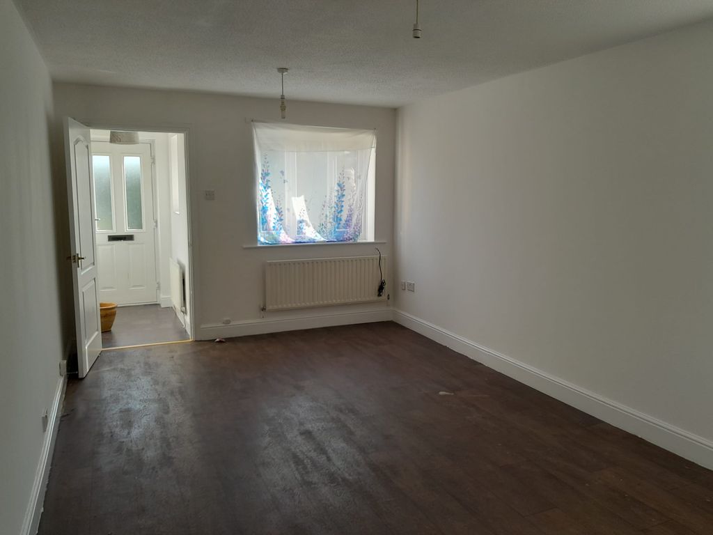 Property photo 2 of 8 Img Wa0033