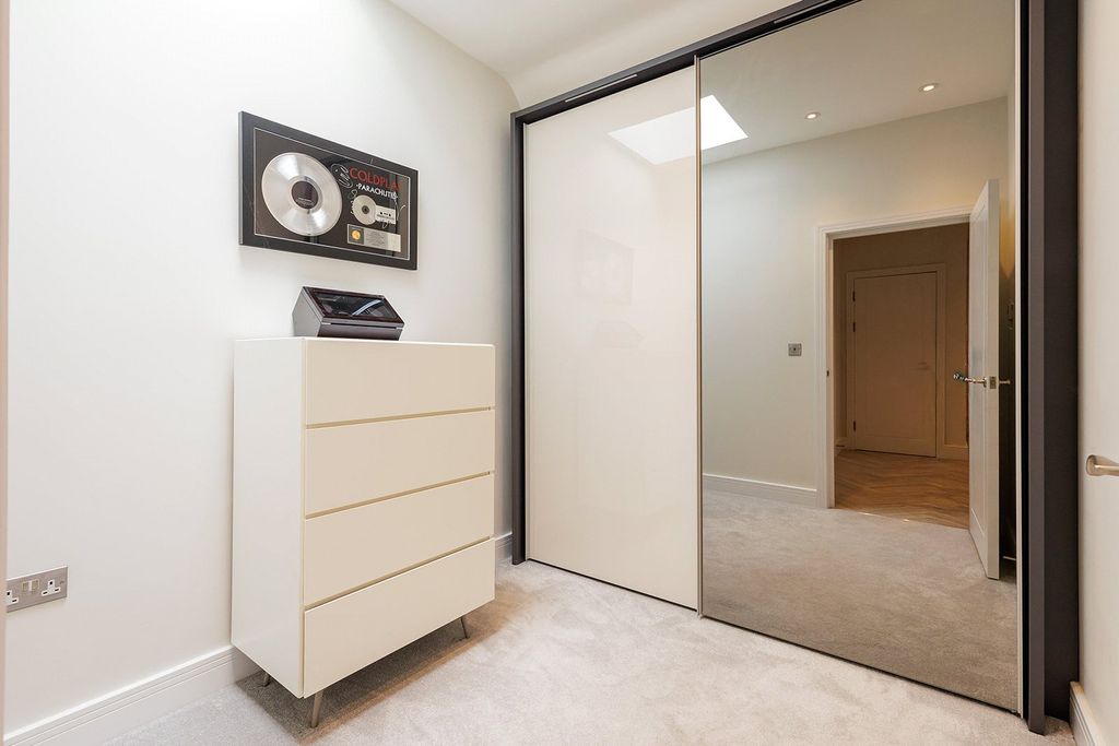 Additional image 14 of 3 bed flat for saleEpsom Road, Guildford, Surrey GU1