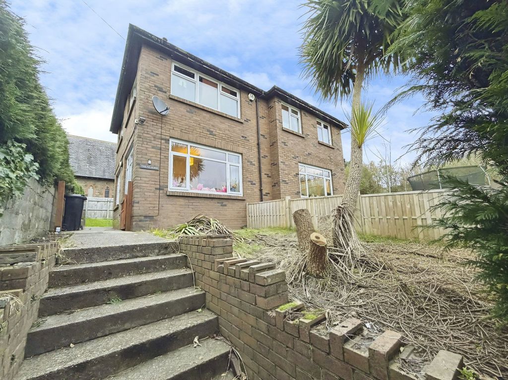 Property photo 3 of 35