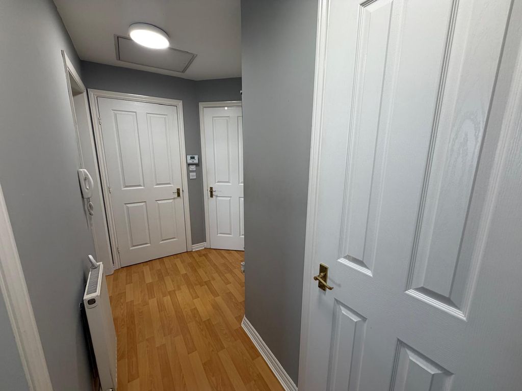 Property photo 2 of 18 Image