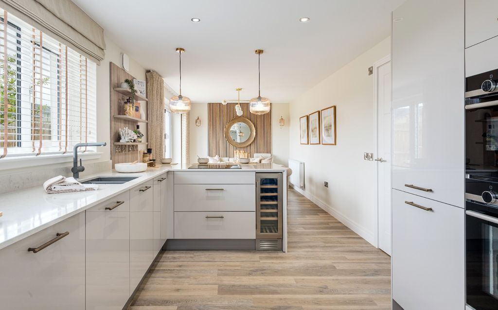 Property photo 3 of 13 4387673