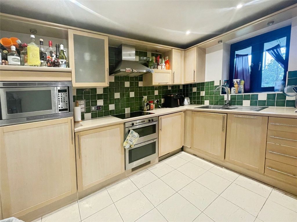 Property photo 2 of 15 Picture No. 12